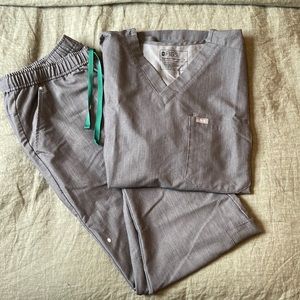 FIGS Mens Scrub Top, 3 Pocket + Joggers